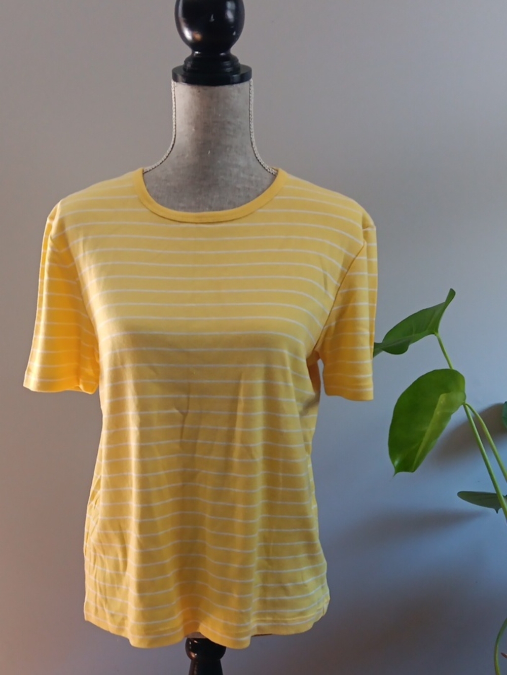 Jones New York Yellow & White Striped Short Sleeve Tee